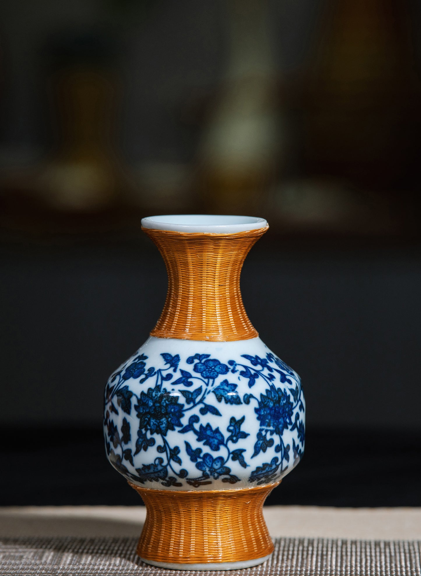 Blue and White Porcelain Bamboo Woven Vase – A Fusion of Traditional Art and Modern Craftsmanship