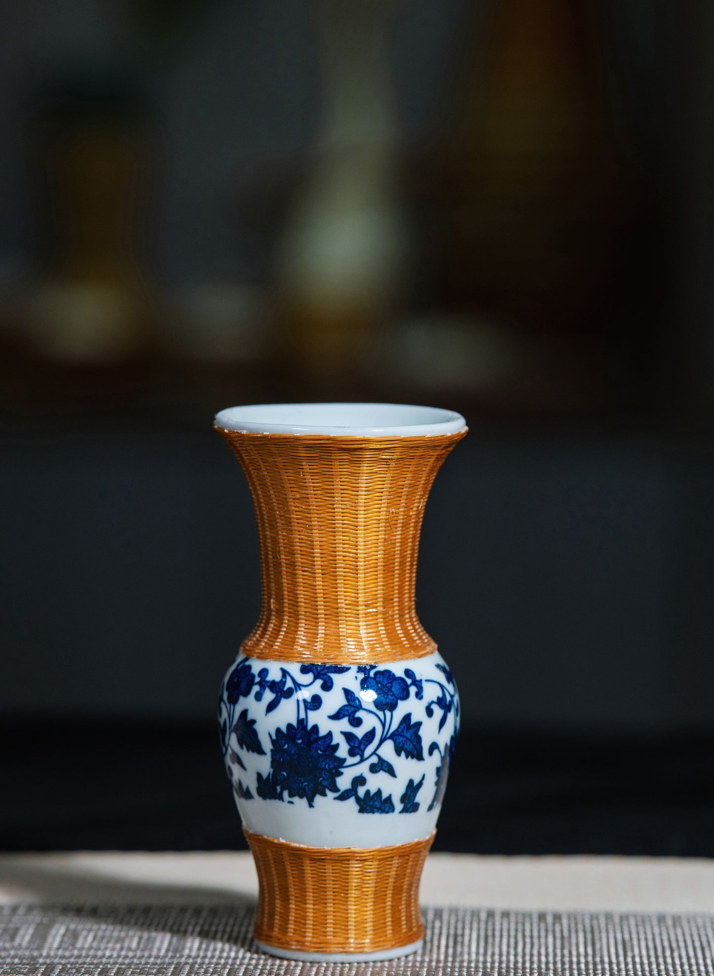 Blue and White Porcelain Bamboo Woven Vase – The Perfect Fusion of Traditional and Modern Craftsmanship