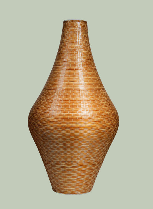 Diamond-Shaped Porcelain and Bamboo Woven Vase – The Perfect Blend of Elegant Design and Traditional Craftsmanship